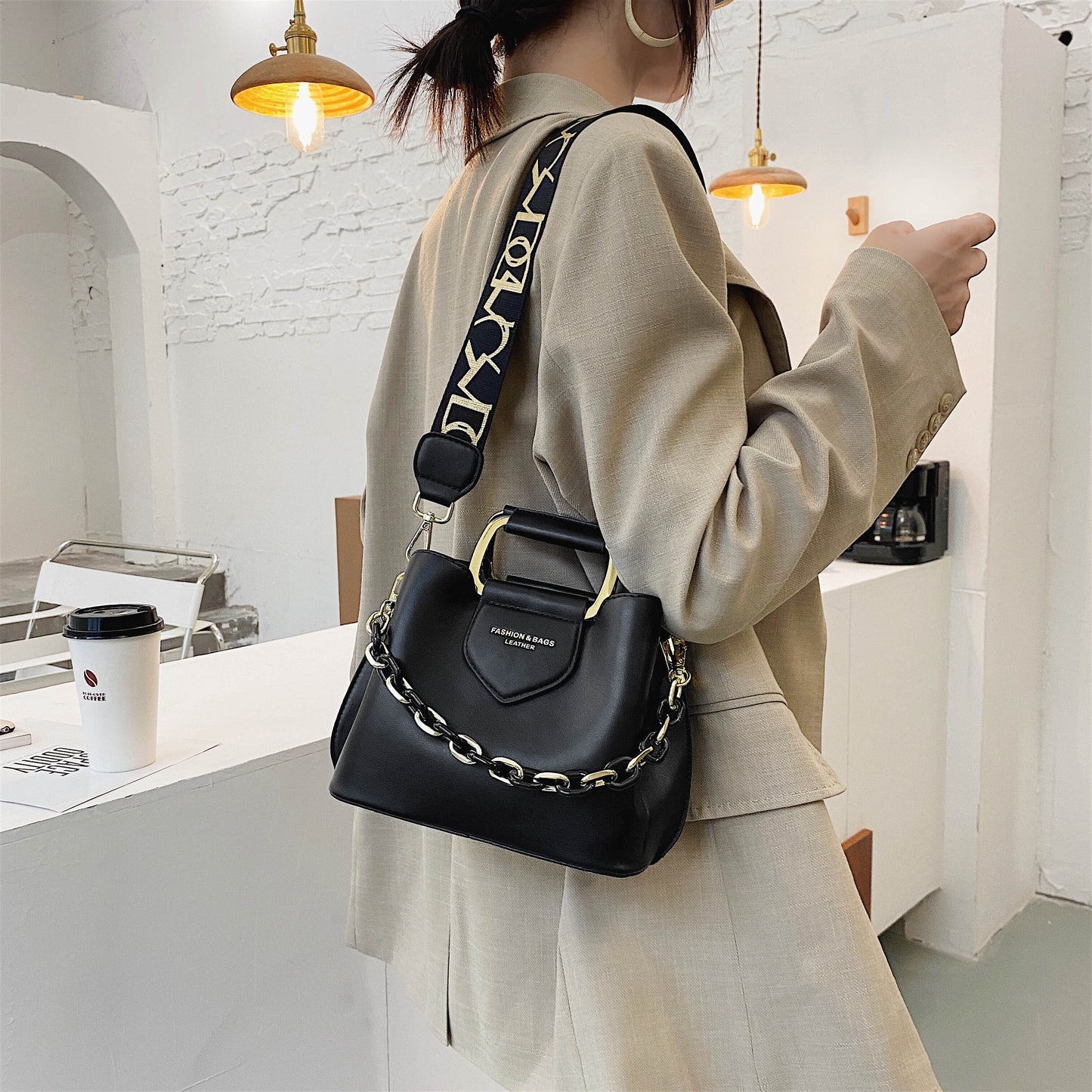 SWDF 2022 Luxury Women's PU Leather Small Crossbody Bags with Short Handle Shoulder Purses and Handbag Casual Fashion Classic