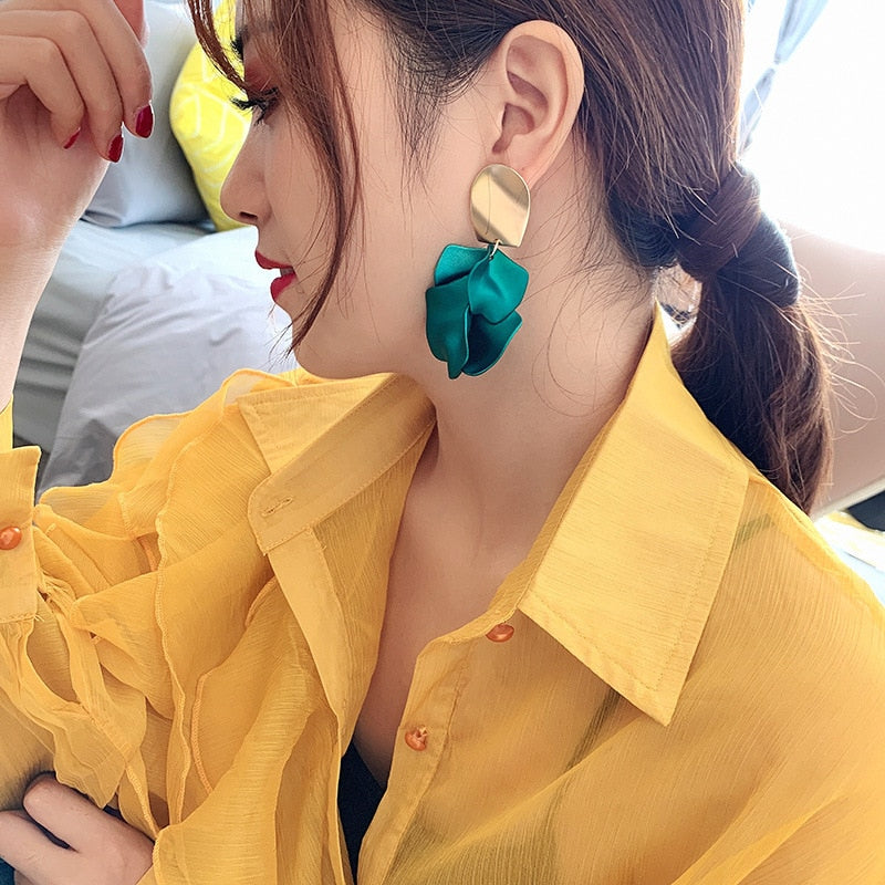 XIYANIKE 2019 New Arrival Vintage Women Dangle Earrings Sexy Rose Petal Long Tassel Earrings Female Korean Jewelry Red Earrings