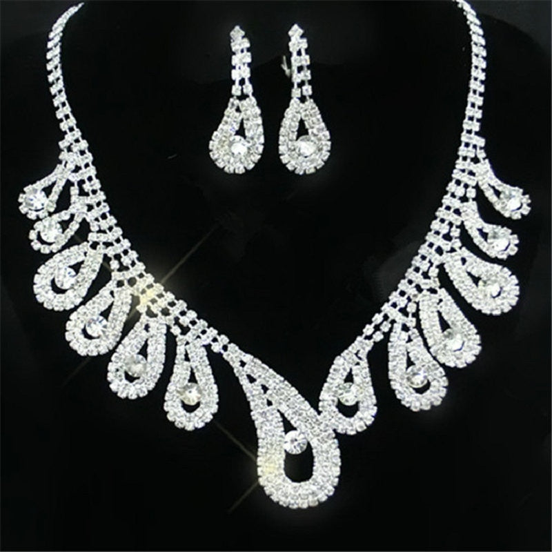 Gorgeous Fashion Choker Necklace for Women Earrings White Crystal Wedding Jewelery Nigerian Bridal Jewelry Sets Collar