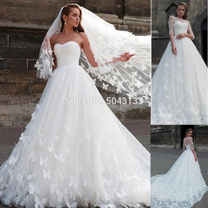 Attractive Tulle Sweetheart Neck Ball Gown Wedding Dresses Handmade Butterflies Bridal Gown Wedding Gowns with Detachable Jacket