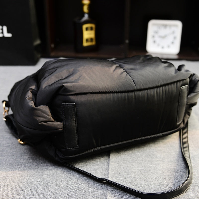 2021 Winter Space Cotton Bale Handbag Woman Casual Large Capacity Totes Bag Down Feather Padded Lady Shoulder Crossbody Bag