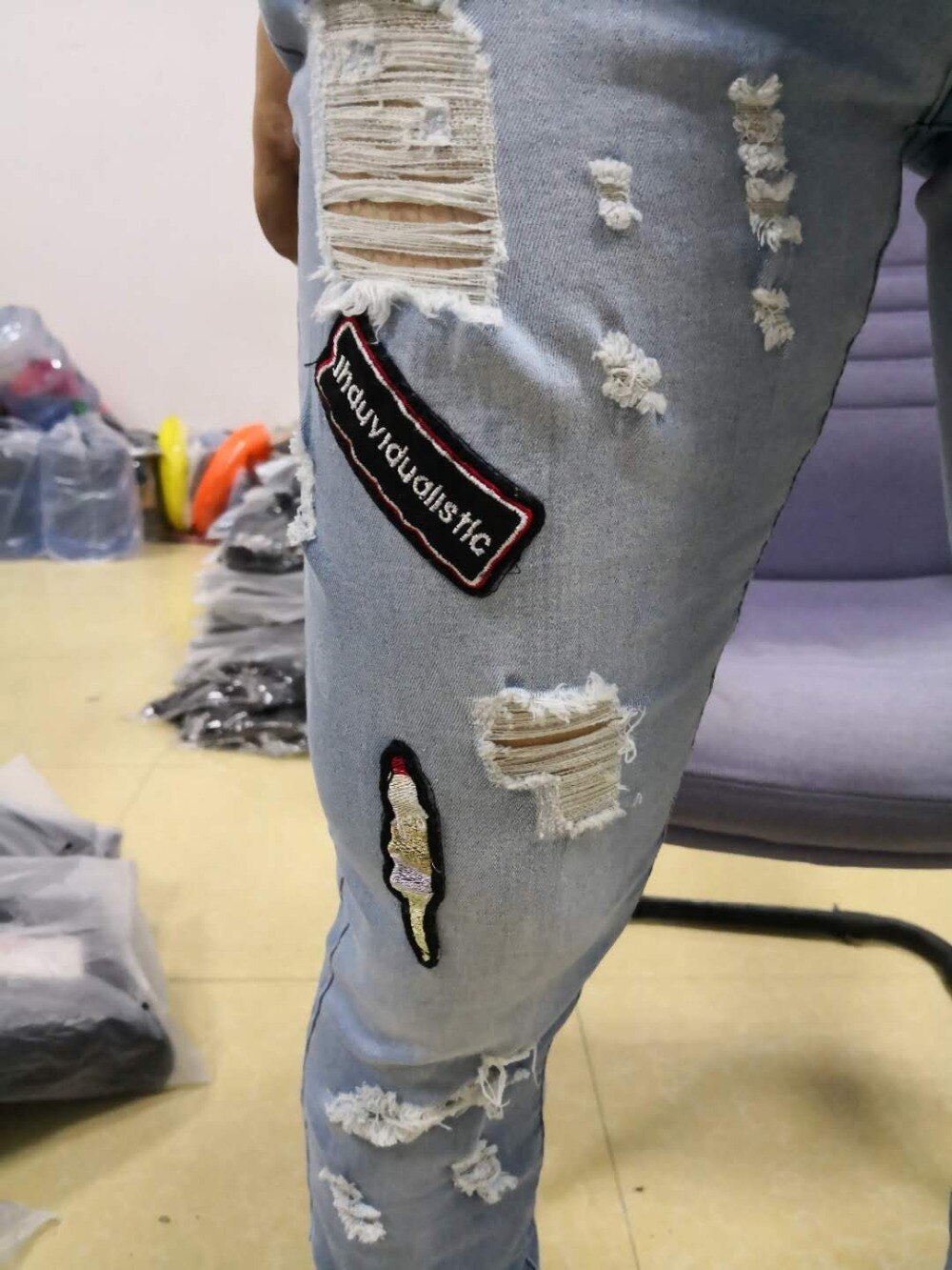 Fashion New Male hole badge embroidery denim trousers pants Men's streetwear hiphop skinny Casual Patch Jeans