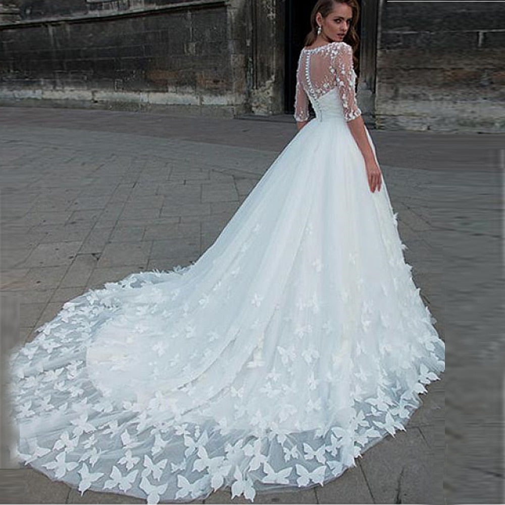 Attractive Tulle Sweetheart Neck Ball Gown Wedding Dresses Handmade Butterflies Bridal Gown Wedding Gowns with Detachable Jacket