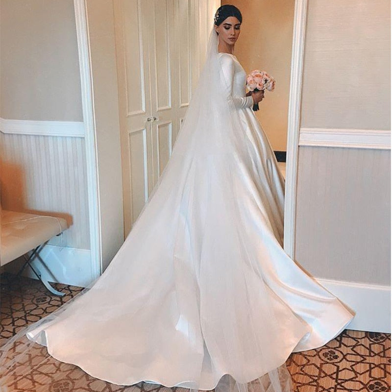 Simple Vintage White Ivory A-line Wedding Dresses Long Sleeves Royal Satin Bridal Gowns Castle Garden Bridal Dresses Custom Made