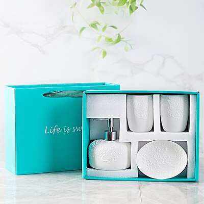 Exquisite lace ceramic bathroom four-piece suit couple wash set lotion bottle toothbrush holder soap dish bathroom supplies set