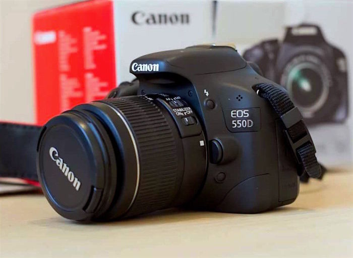 Canon 550D DSLR Camera with 18-55mm Lens