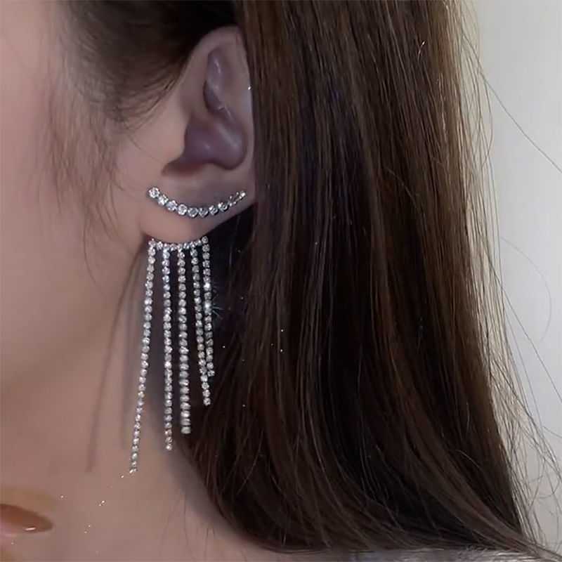 2022 New Rhinestone Long Tassel Earrings Ladies Fashion Pendant Earrings Exquisite Crystal Wedding Engagement Jewelry