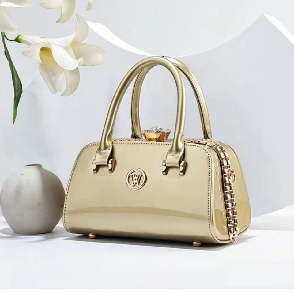 2022 New Quality Luxury Evening Lady Messenger Bag Ladies Handbags Patent Leather Ladies Shoulder Bag Design Wedding Party Bags