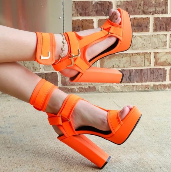 2020 Women Platform Sandals Open Toe Cut Out High Heels Shoes Hook-and-Loop Ankle Strap Sexy Stiletto Shoes Buckle Decor Sandals