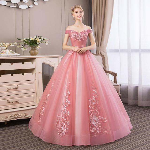 Quinceanera Dresses 2021 New Elegant Boat Neck Luxury Lace Embroidery Vestidos De 15 Anos Party Prom Vintage Quinceanera Gown F